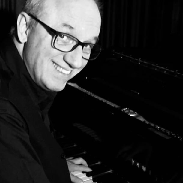 Gerhard Bönig spielt und singt Georg Kreisler